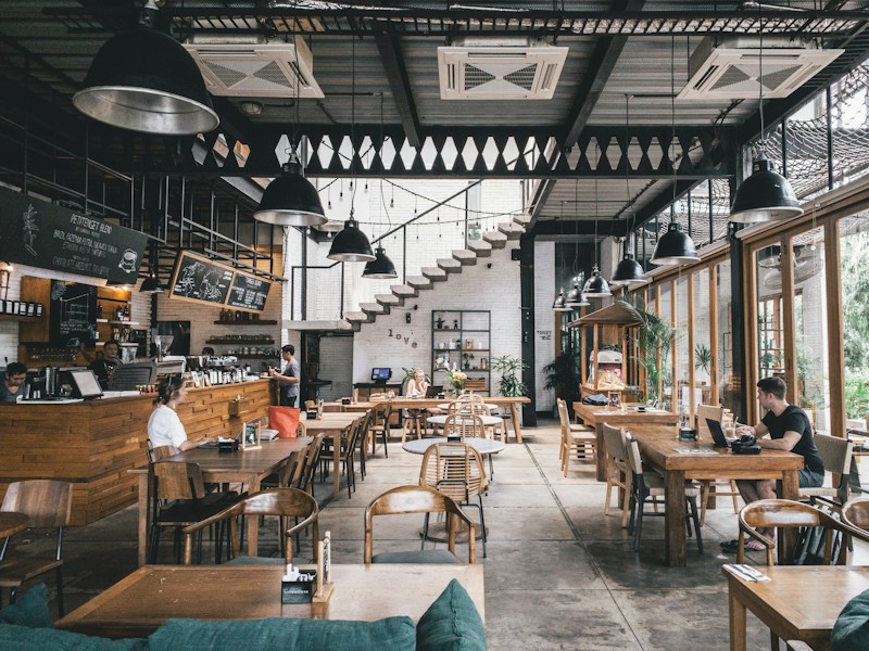 Hotels & Restaurants